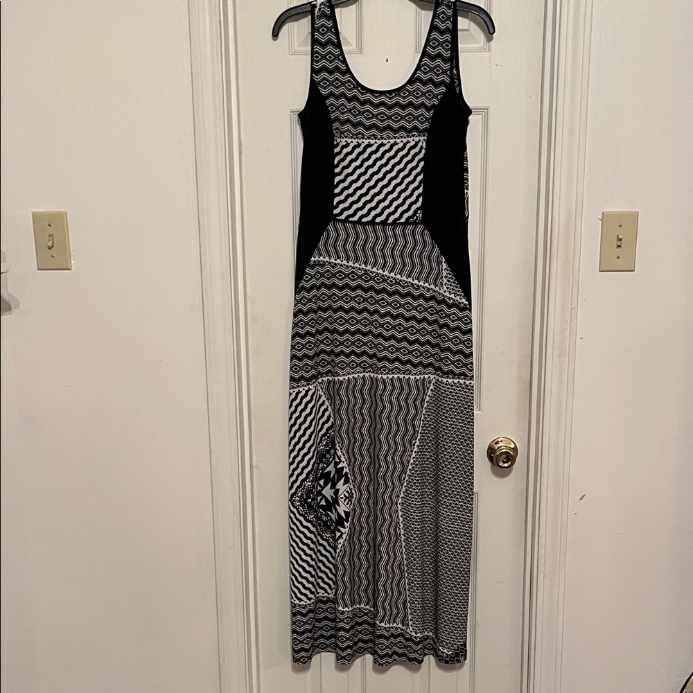 Donna Ricco Monochrome Patterned Maxi Dress